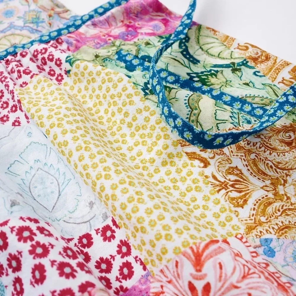NWT Anthropologie Jolie Apron And Oven Mitt Set